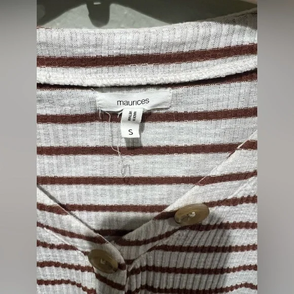 Maurices Striped Button-Up Top Nice Staple Fall Piece Size Small EUC Y2K Vibes - Picture 2 of 3